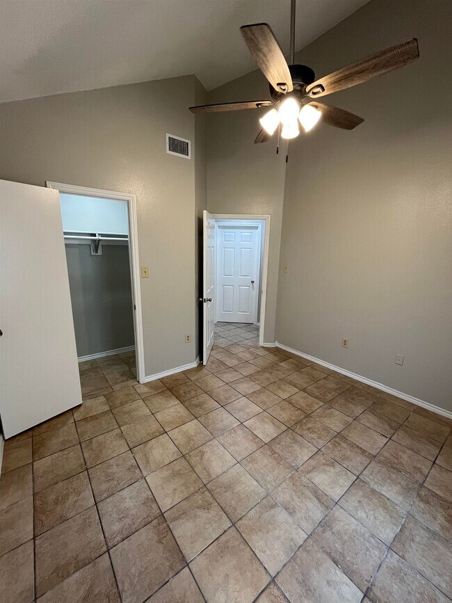 Building Photo - 405 Prescott Loop