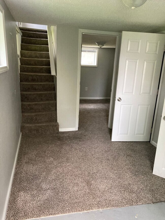 Building Photo - Rental Amount REDUCED!
