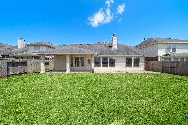 Building Photo - 19335 Lincoln Heights Ln