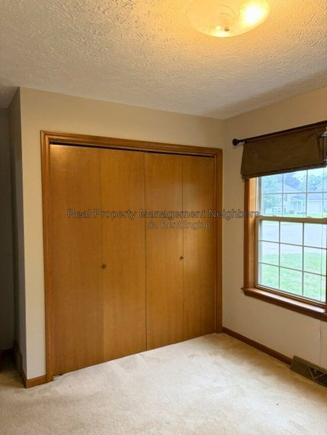 Building Photo - 1662 Klaver St SW