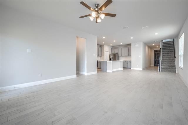 Building Photo - 724 Portina Dr