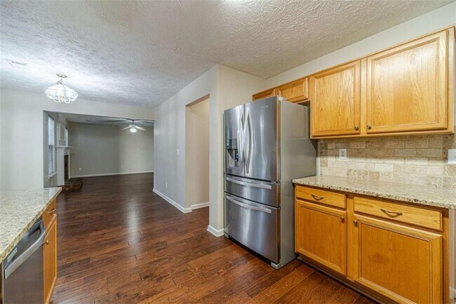 Building Photo - 934 Dominion Walk Dr SW