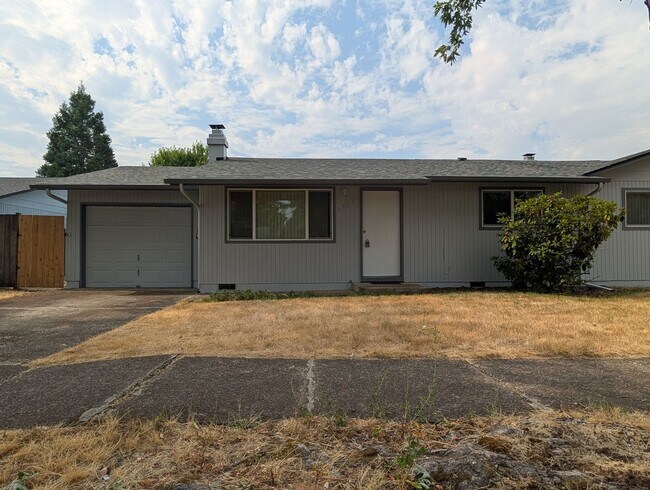 Building Photo - Nice 2 Bedroom, 1-Bath Duplex In Thurston Area of Springfield!