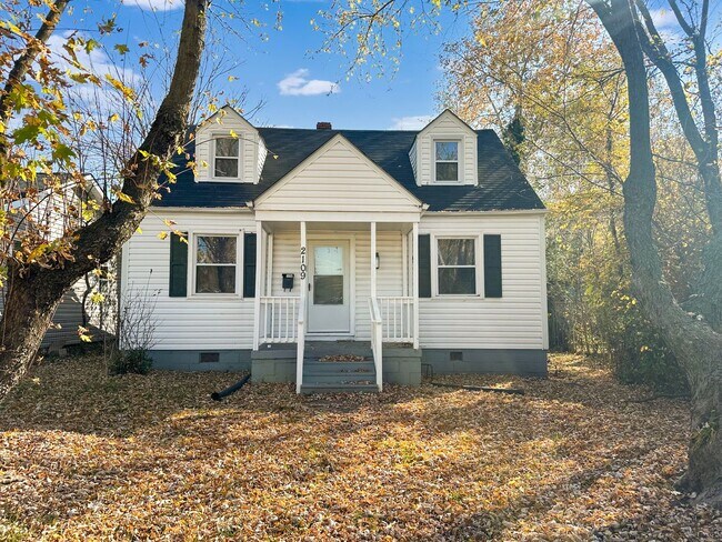 Building Photo - **HOLIDAY MOVE IN SPECIAL: $200 OFF 1st MO...