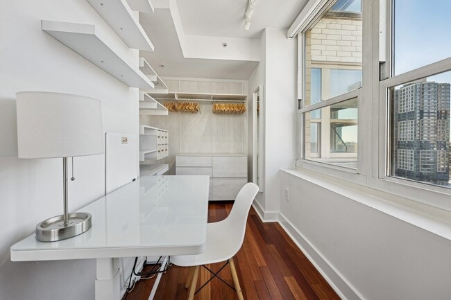 Building Photo - 88 Morgan St