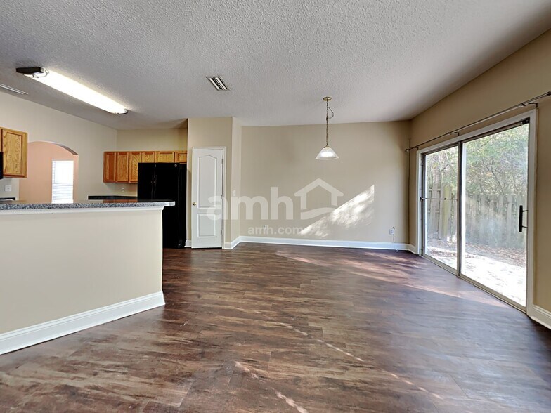 Building Photo - 2510 Victoria Point Dr