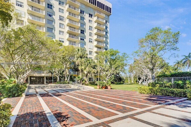 Building Photo - 11111 Biscayne Blvd