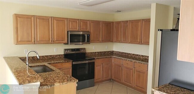 Building Photo - 2802 SW 165th Ave