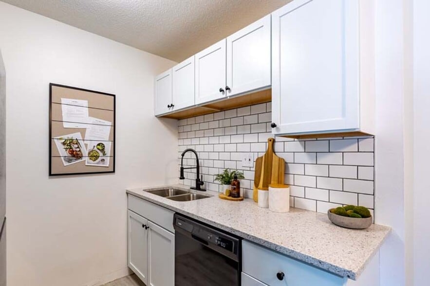 Interior Photo - The Oaks