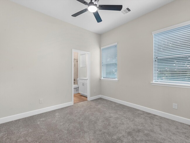 Building Photo - 603 N Milby St