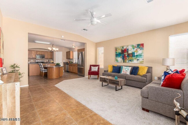 Building Photo - 632 E Mule Train Trail