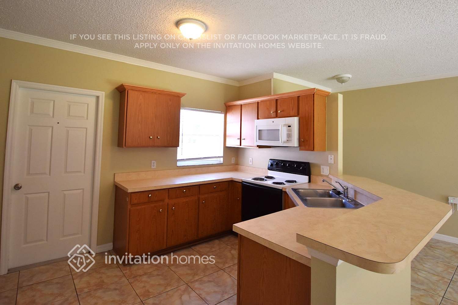 Building Photo - 831 Del Prado Dr