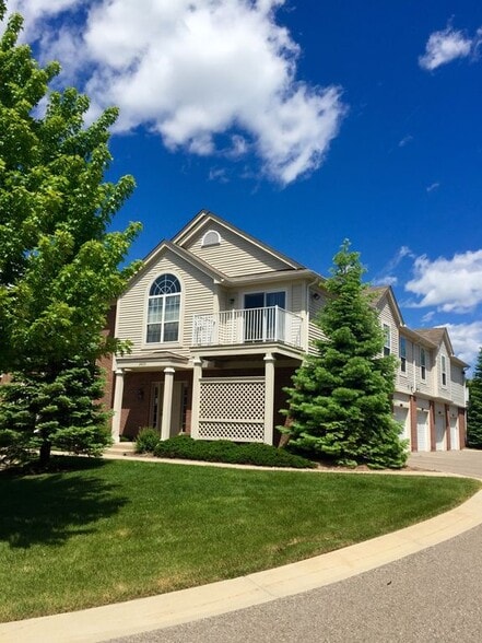 Primary Photo - 20211 Chesapeake Cir