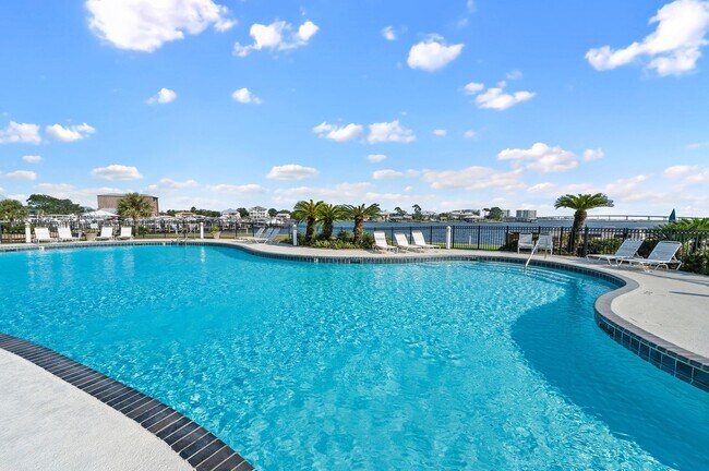 Building Photo - 4610 White Ave