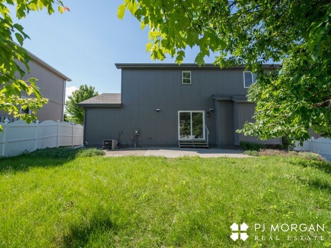 Building Photo - 14512 Fowler Ave