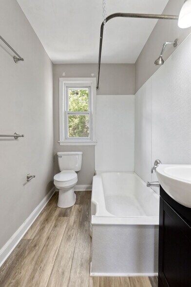 Building Photo - 1355 Ida Ave