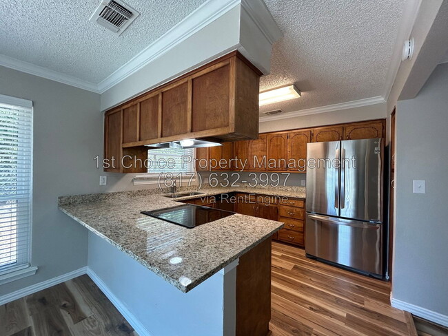 Building Photo - 1516 Oakridge Ct W