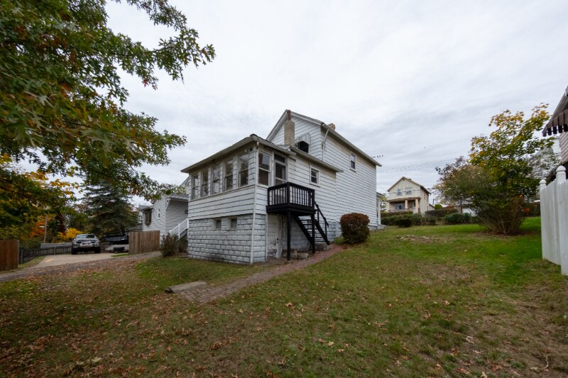 Building Photo - 3810 Clark St