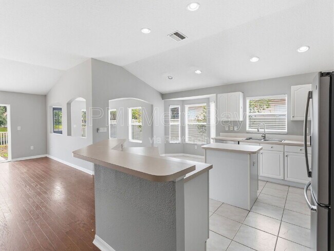 Building Photo - 7632 Blue Spring Dr