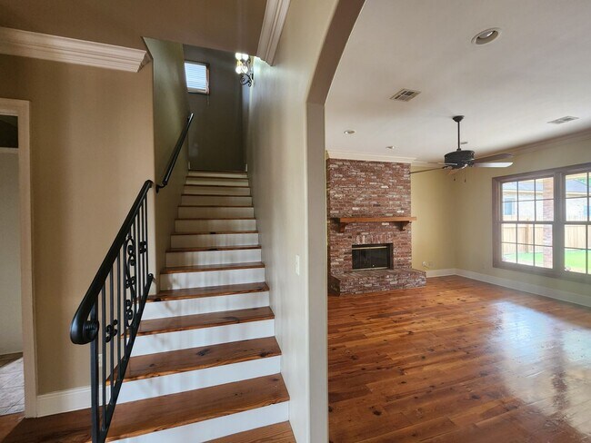 Building Photo - Beautiful 4 Bedroom Home with 3 Baths | 2,692 Sq Ft | $3,300/mo