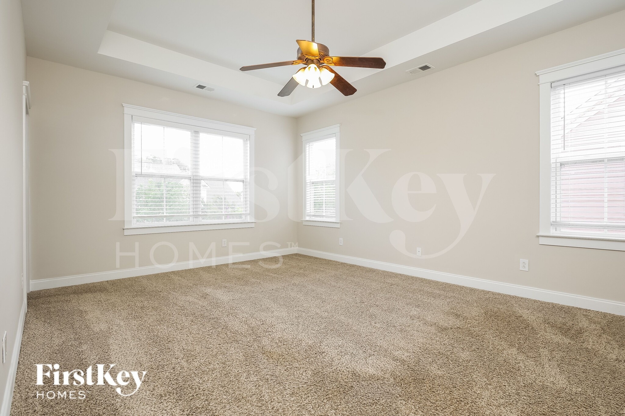 Building Photo - 228 Silverwood Ln