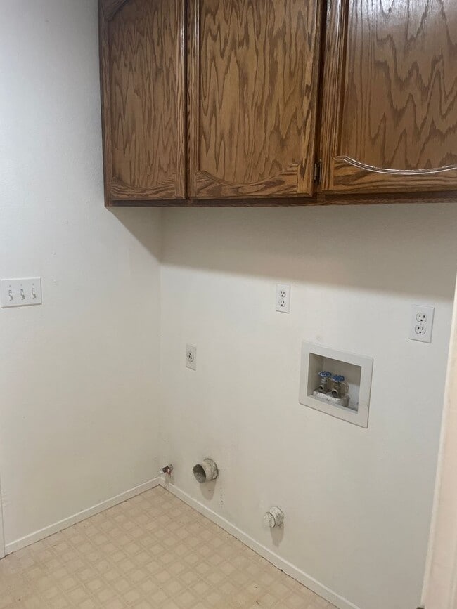 Building Photo - 6822 Paseo Del Sol Way