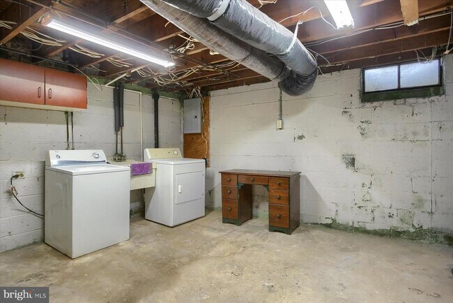 Building Photo - 3117 N 6th St