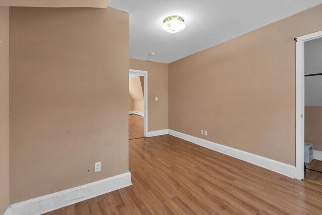 Building Photo - 31 Ripley St