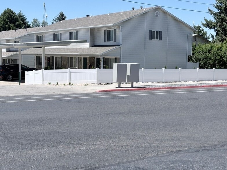 Building Photo - 1249 N 400 E