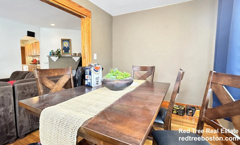 Building Photo - 27 S Crescent Circuit