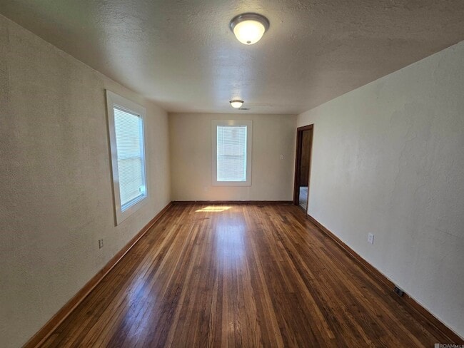 Building Photo - 4374 Monroe Ave