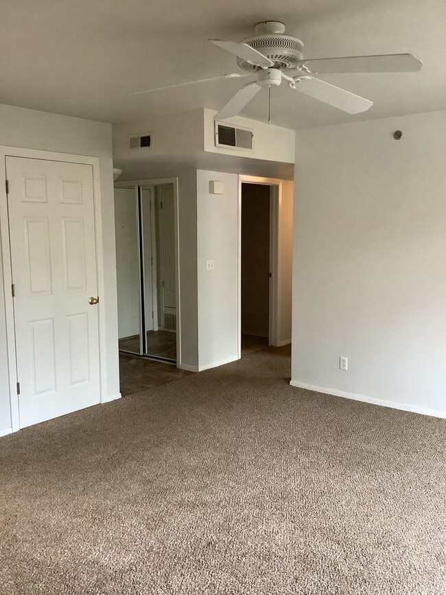 Building Photo - Beautiful 2 Bedroom, 2 Bath Condominium in...