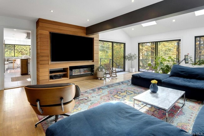 Building Photo - 16 Old Wagon Rd