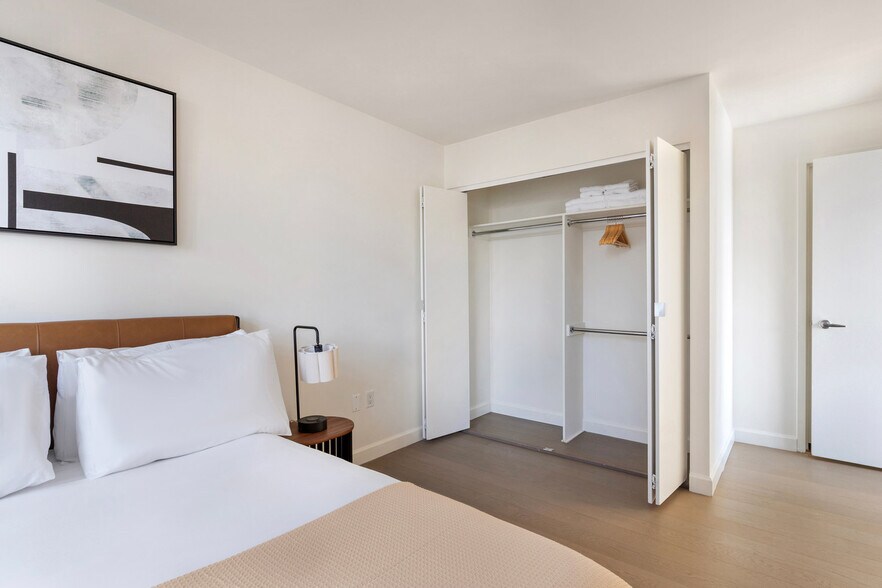 Building Photo - 561 10th Ave