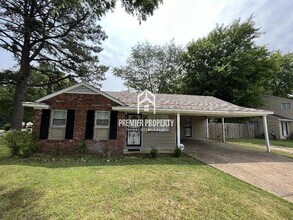 Building Photo - 2932 Watson St