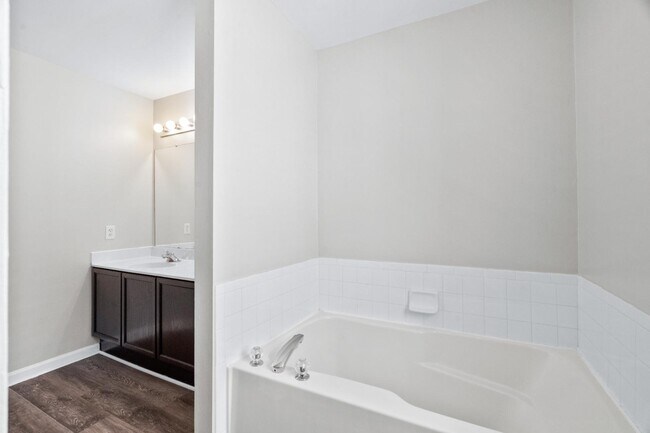 Building Photo - 2108 Bristol Dr