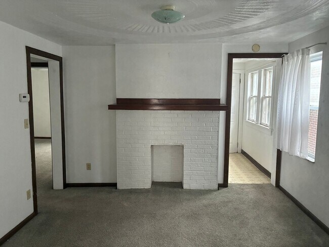 Building Photo - 345 Coltart Ave