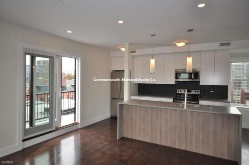 Building Photo - 659 Massachusetts Ave