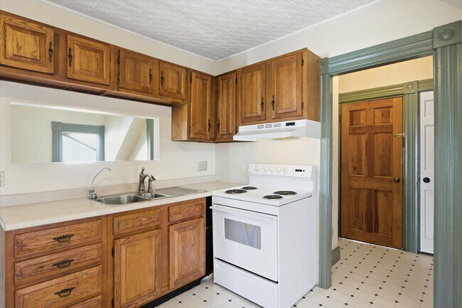 Building Photo - 74 Dartmouth St