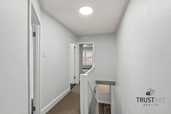 Building Photo - 3 bedroom house in West Oak Lane Philadelp...