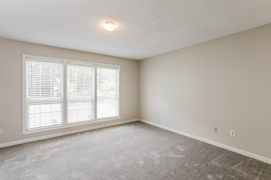 Building Photo - 6763 Creek Valley Way