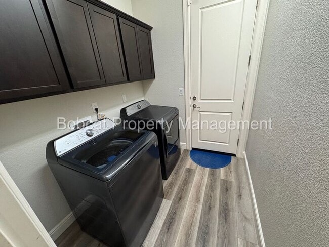 Building Photo - 925 Cranfield Ct