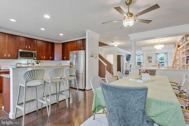Building Photo - 703 Skippers Ln