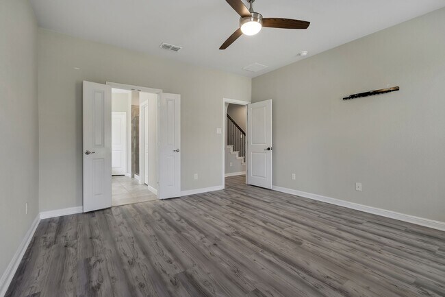 Building Photo - 1513 Canary Ln