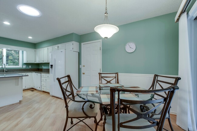 Building Photo - 260 Chuniloti Way