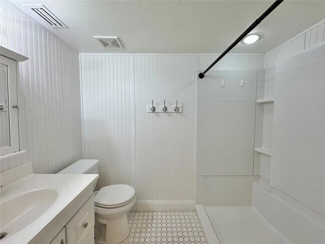 Building Photo - 2410 Hartridge Point Dr W