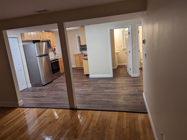 Building Photo - 41 May St