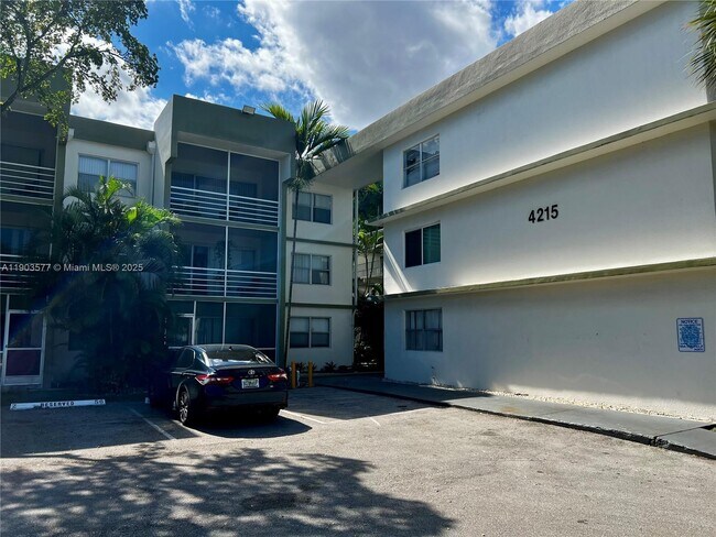 Building Photo - 4215 N University Dr