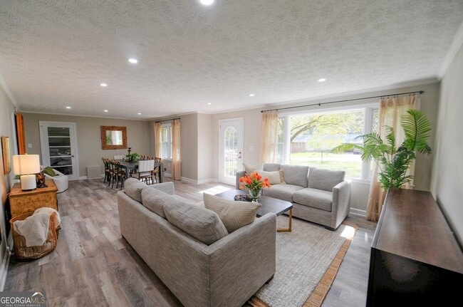 Building Photo - 370 Georgia Ave