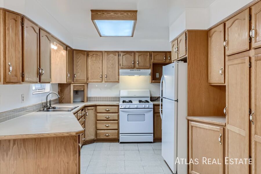 Building Photo - 1446 E 6710 S